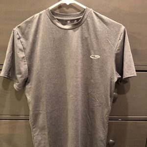 Slim-Fit Athletic Shirt Size M